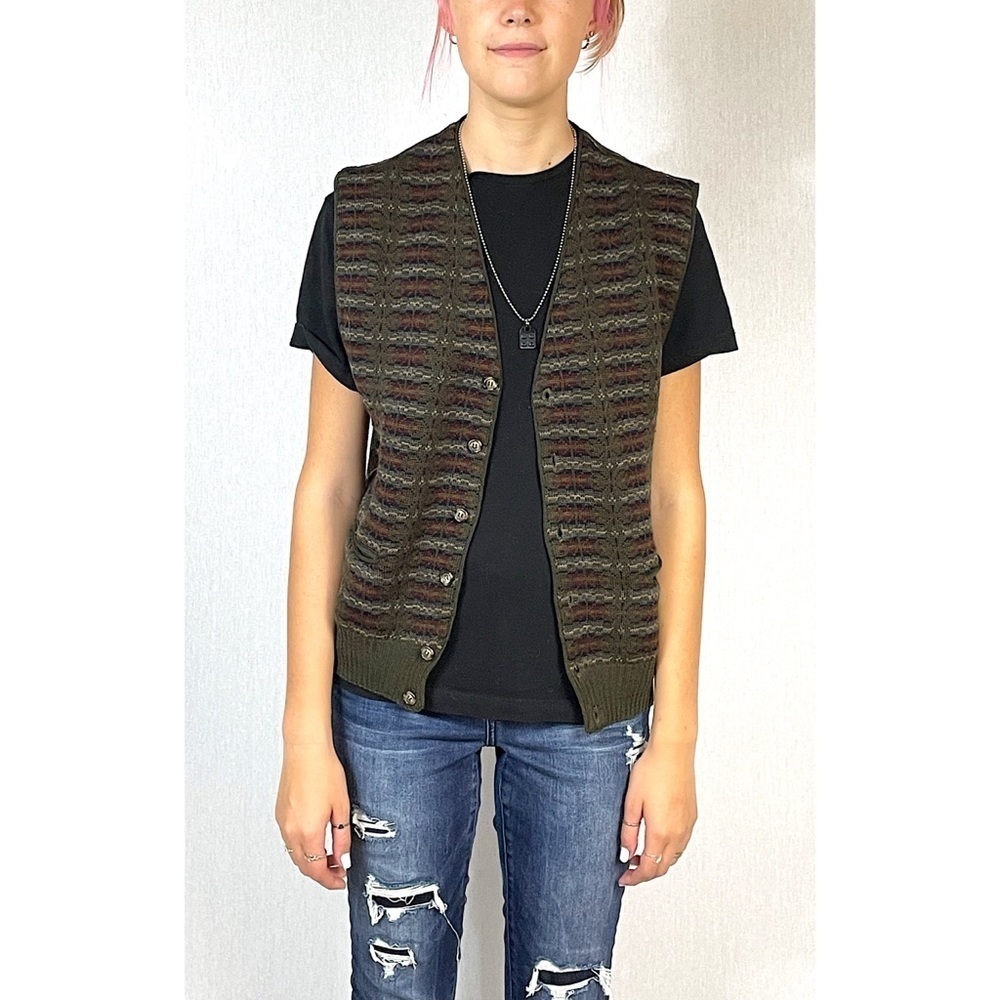 Vintage Britches of Georgetown new wool intarsia knit button up vest